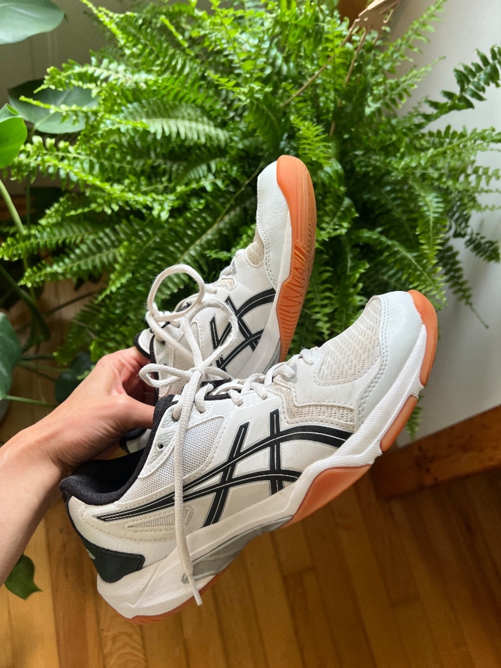 Asics Court Shoes | ASICS Upcourt Shoe Women’s 8 Style 1072A056 | Pickleball